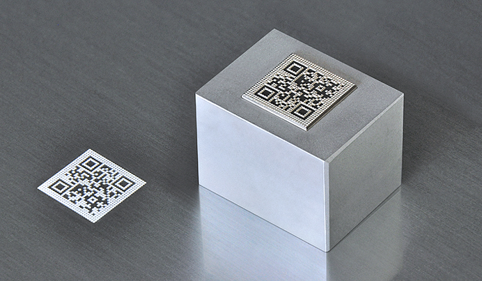 URATANI QR CODE MARKER ON THE METAL